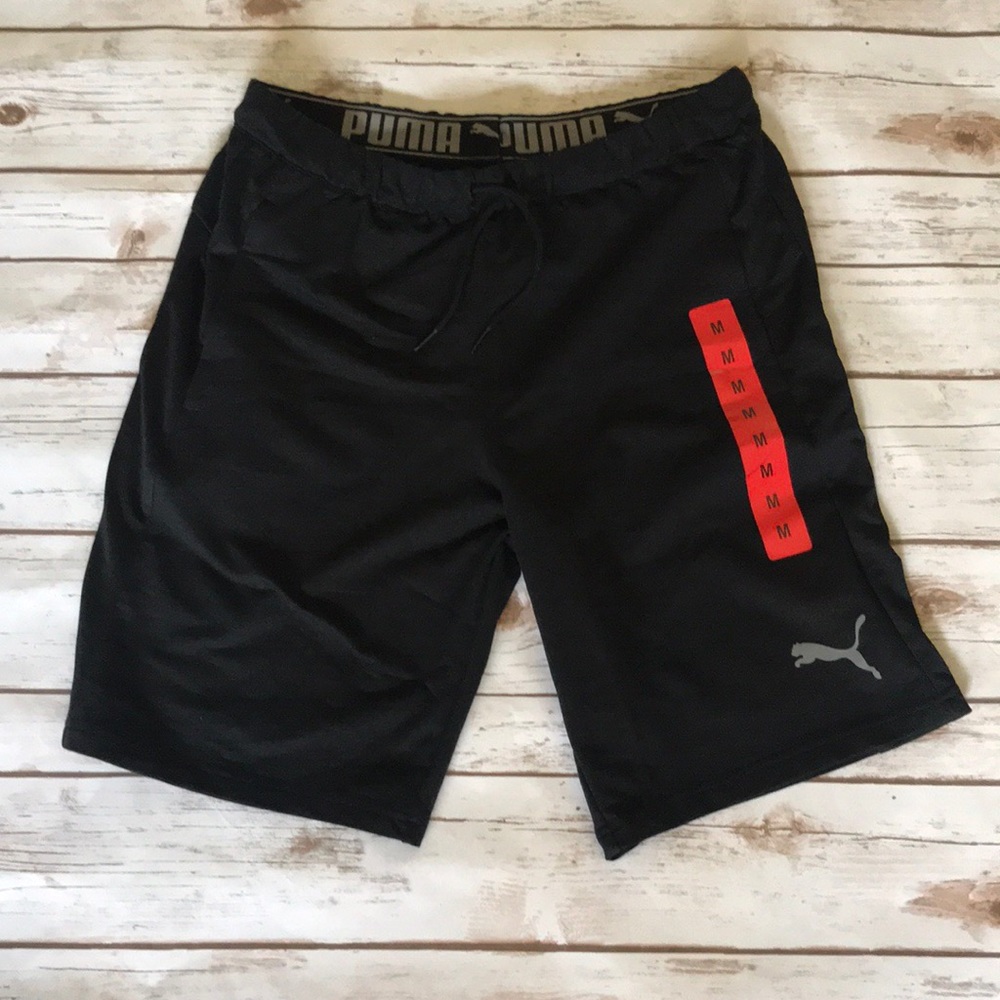 BLOWOUT SALE Puma shorts w/ pockets - Picture 3 of 3
